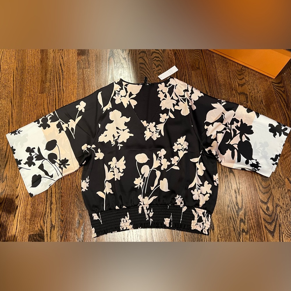 White House Black Market floral Kimono top new with tags